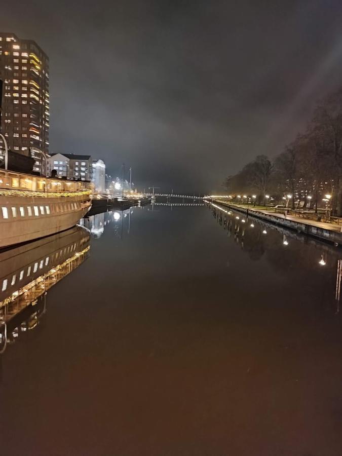 Appartamento Den Unika Sekelskiftsvaningen. Norrtälje Esterno foto