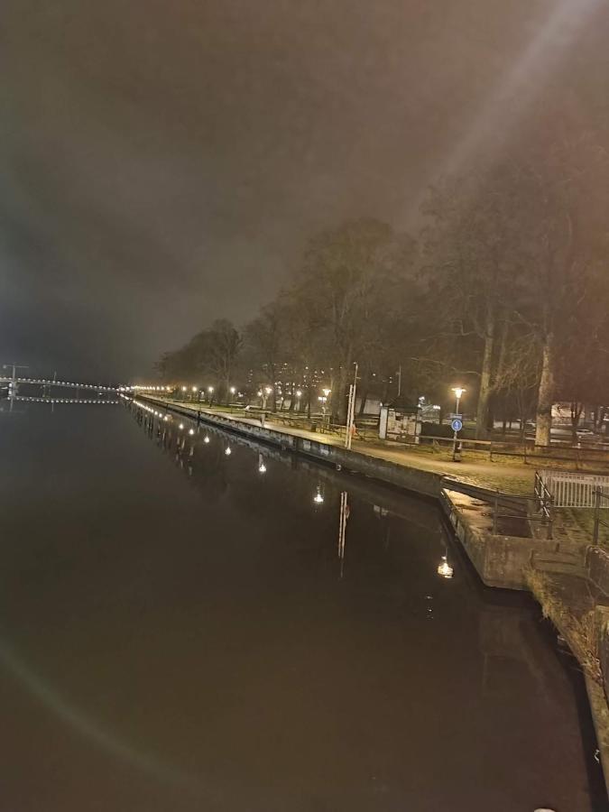 Appartamento Den Unika Sekelskiftsvaningen. Norrtälje Esterno foto