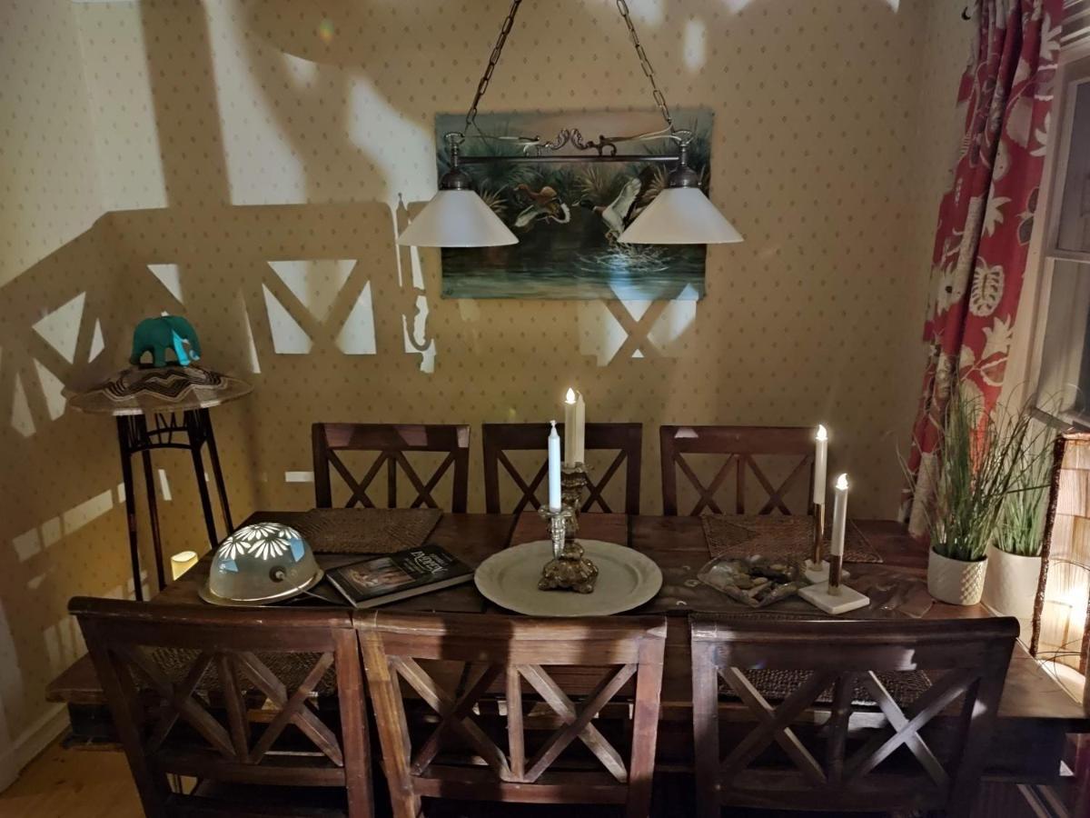 Appartamento Den Unika Sekelskiftsvaningen. Norrtälje Esterno foto
